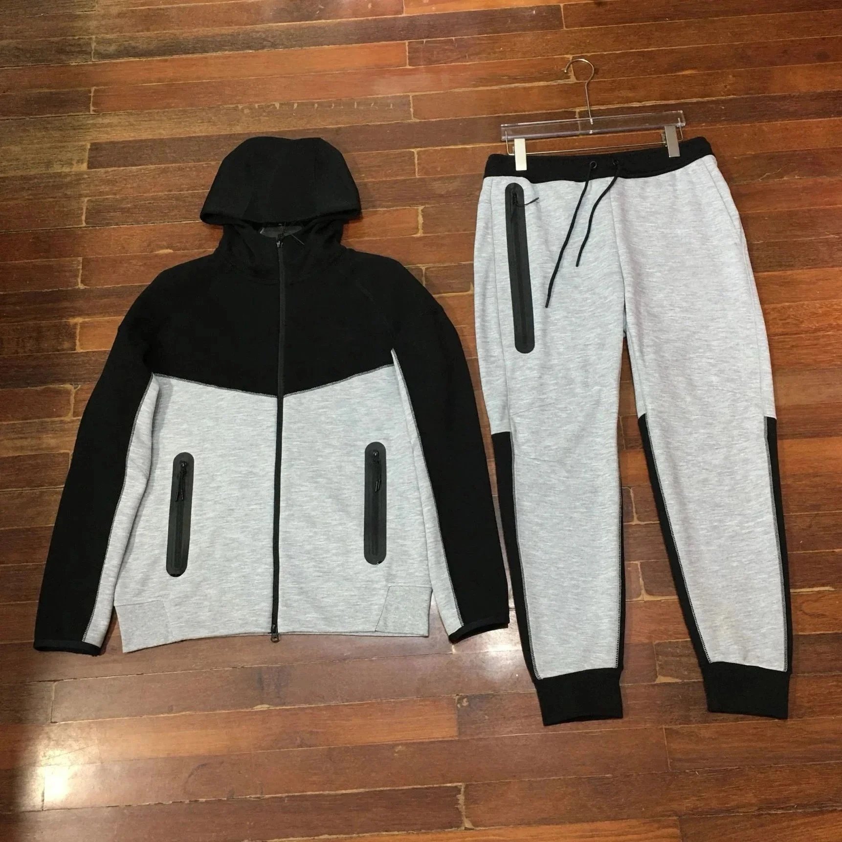 黑灰色双侧拉链套装