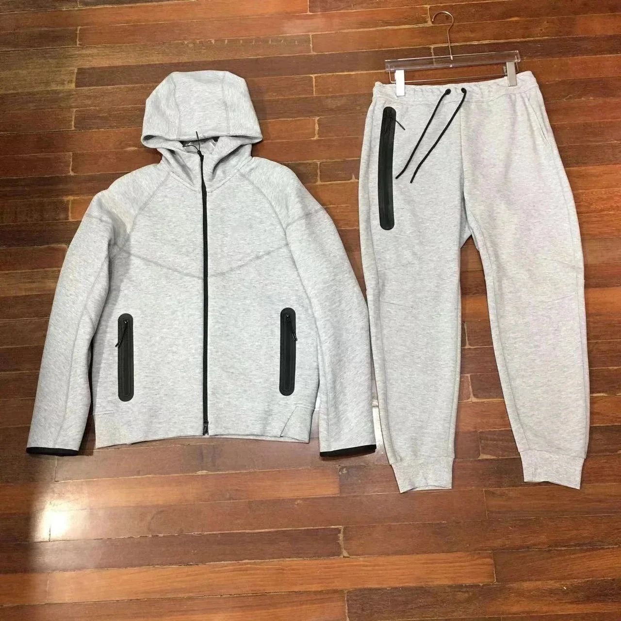 新款灰色套装