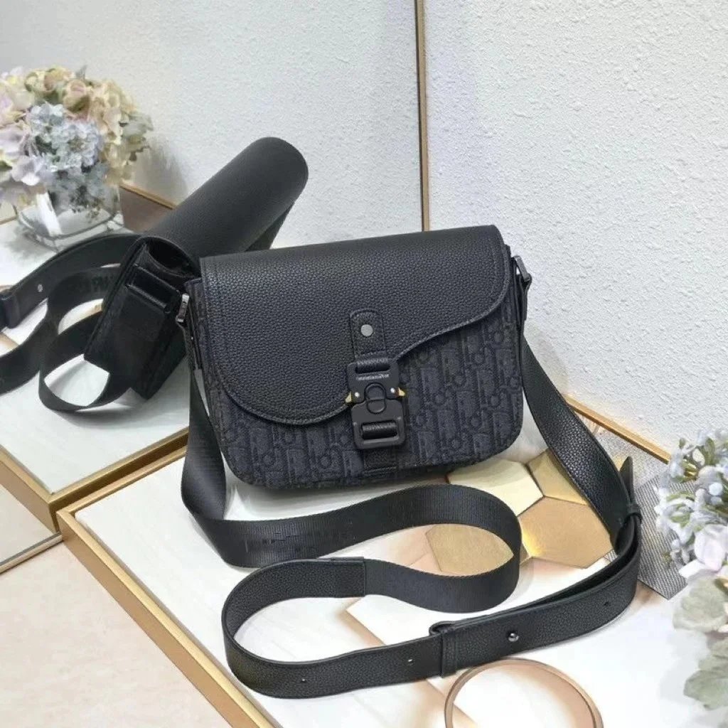 黑色帆布