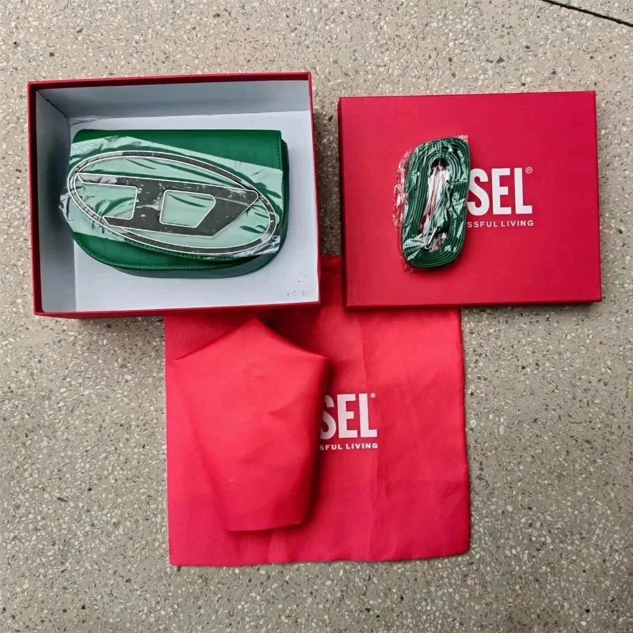 绿色