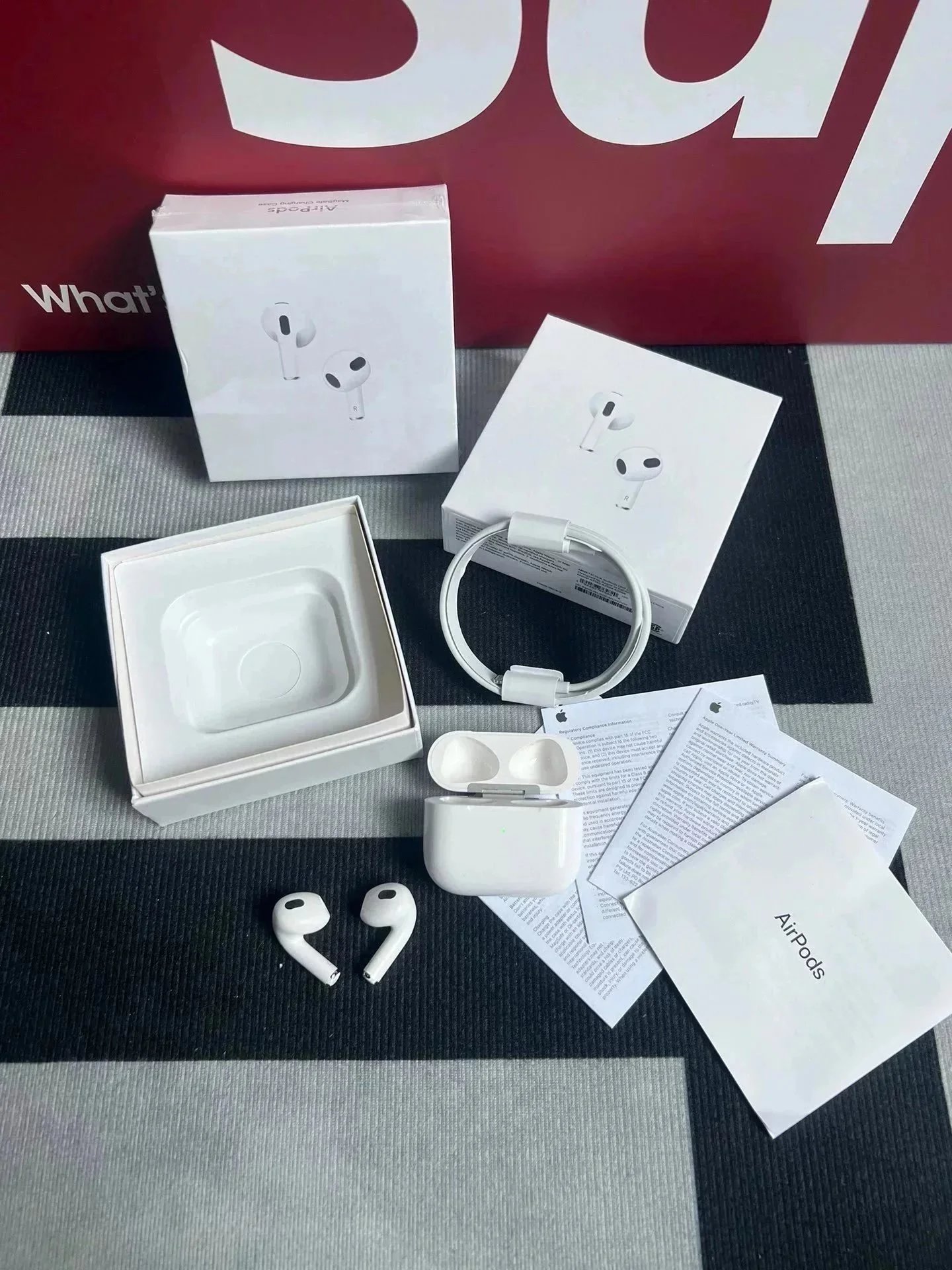 AirPods 4