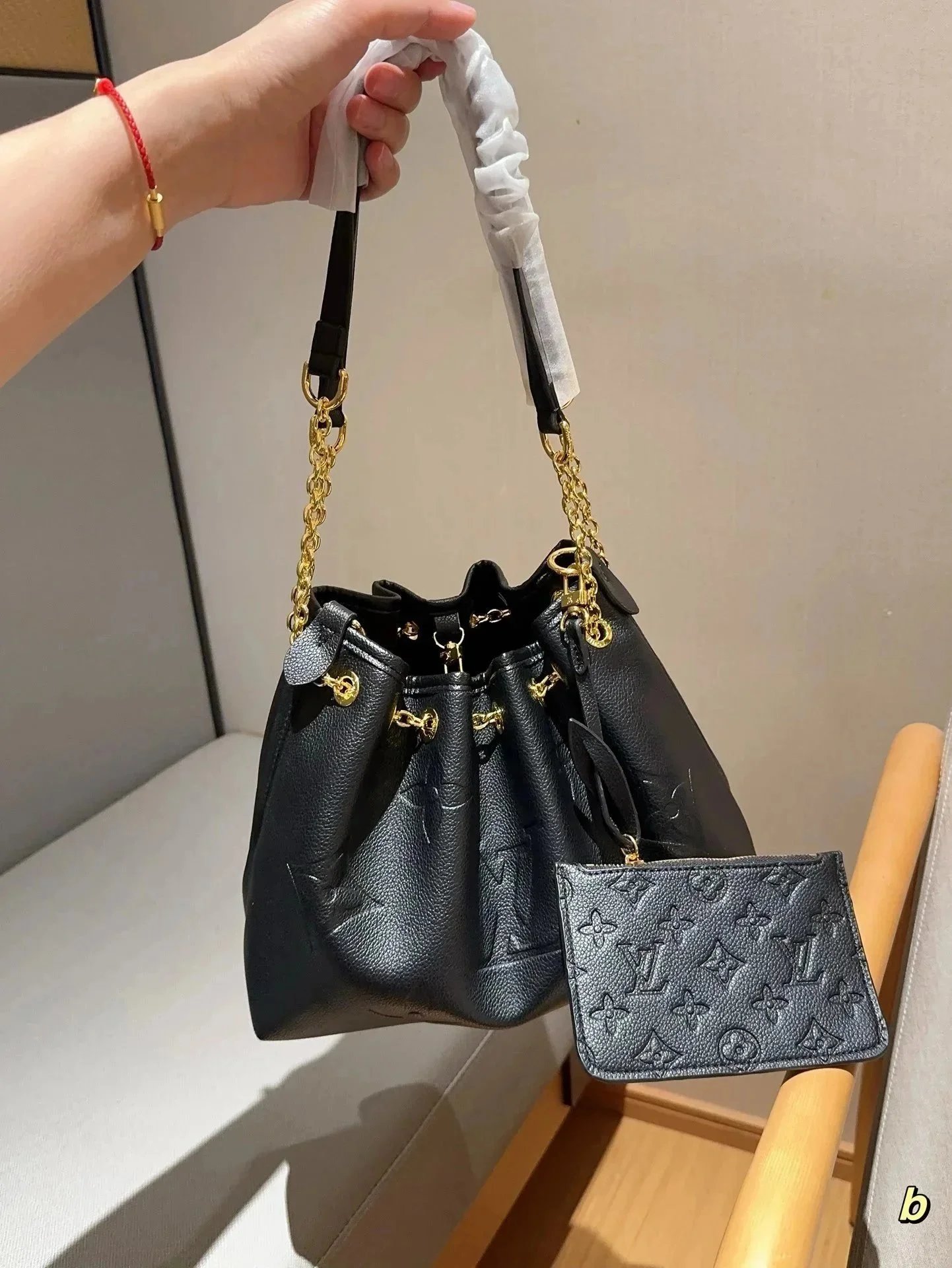 050301006-黑色（Size：28×20×11cm）