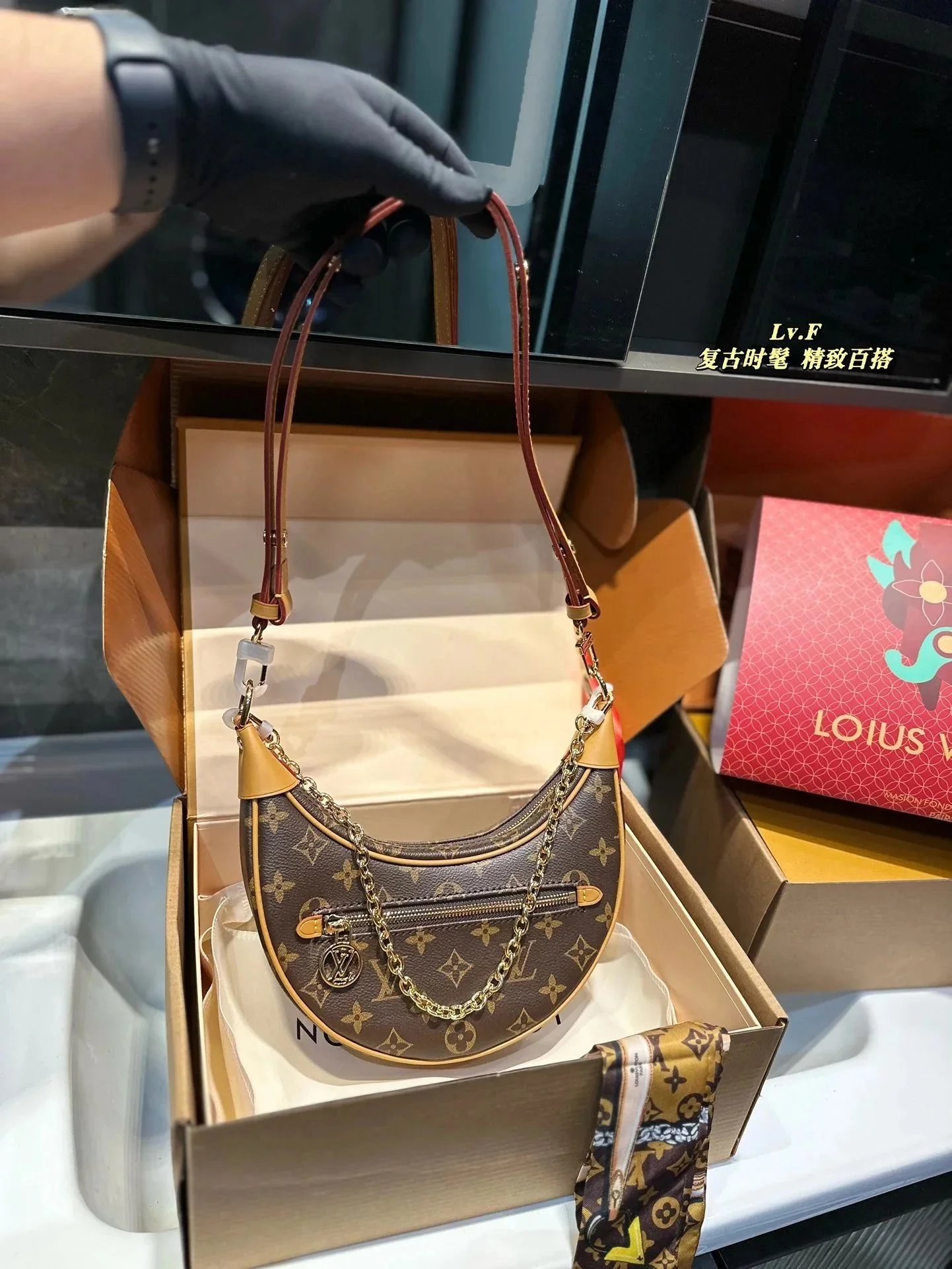 050401016（Size：23 x 13 x 6 cm）