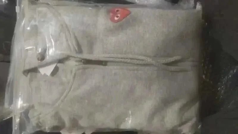前小红心加绒开衫灰色