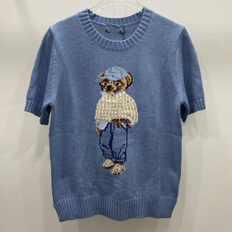 浅蓝色帽子熊