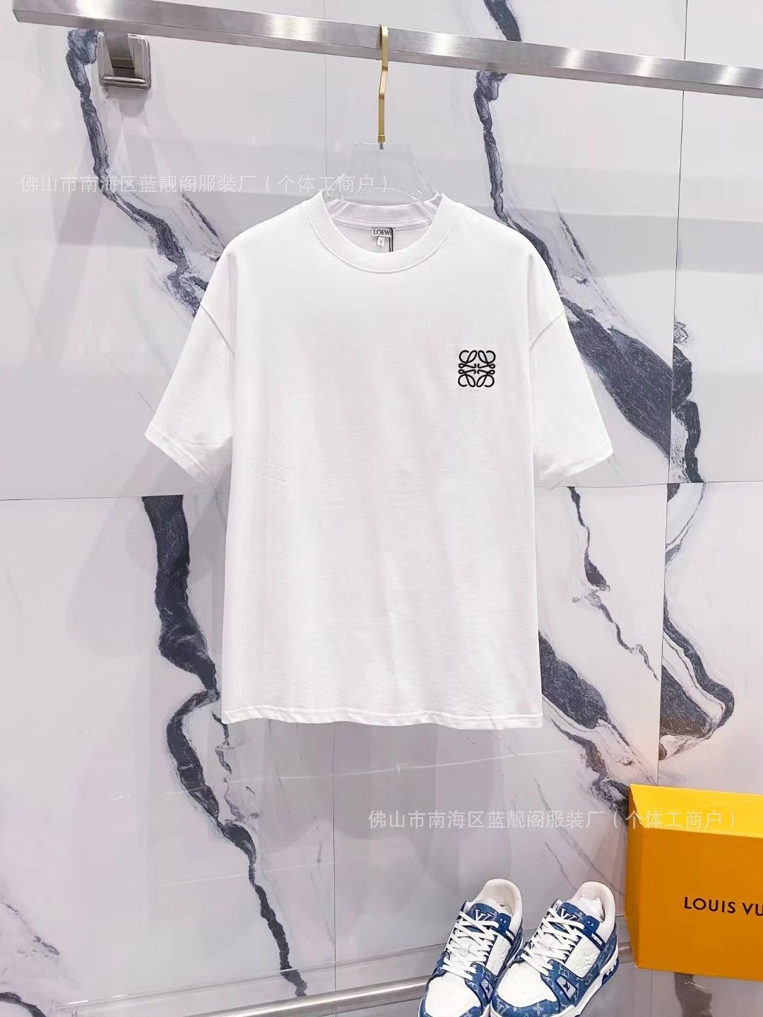 C10白色