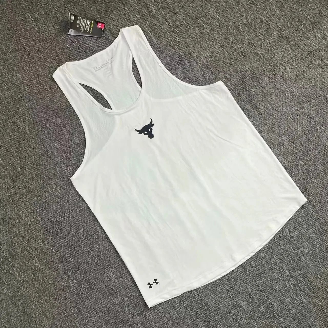 白色紧身背心
