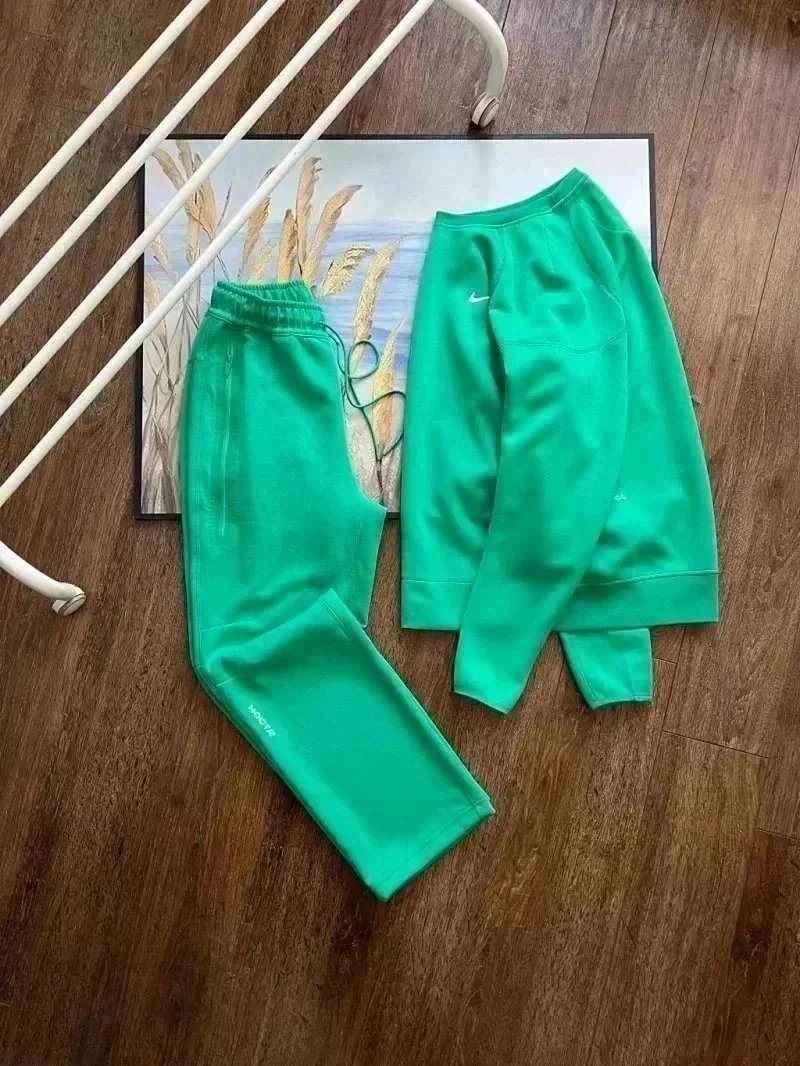 绿色套装