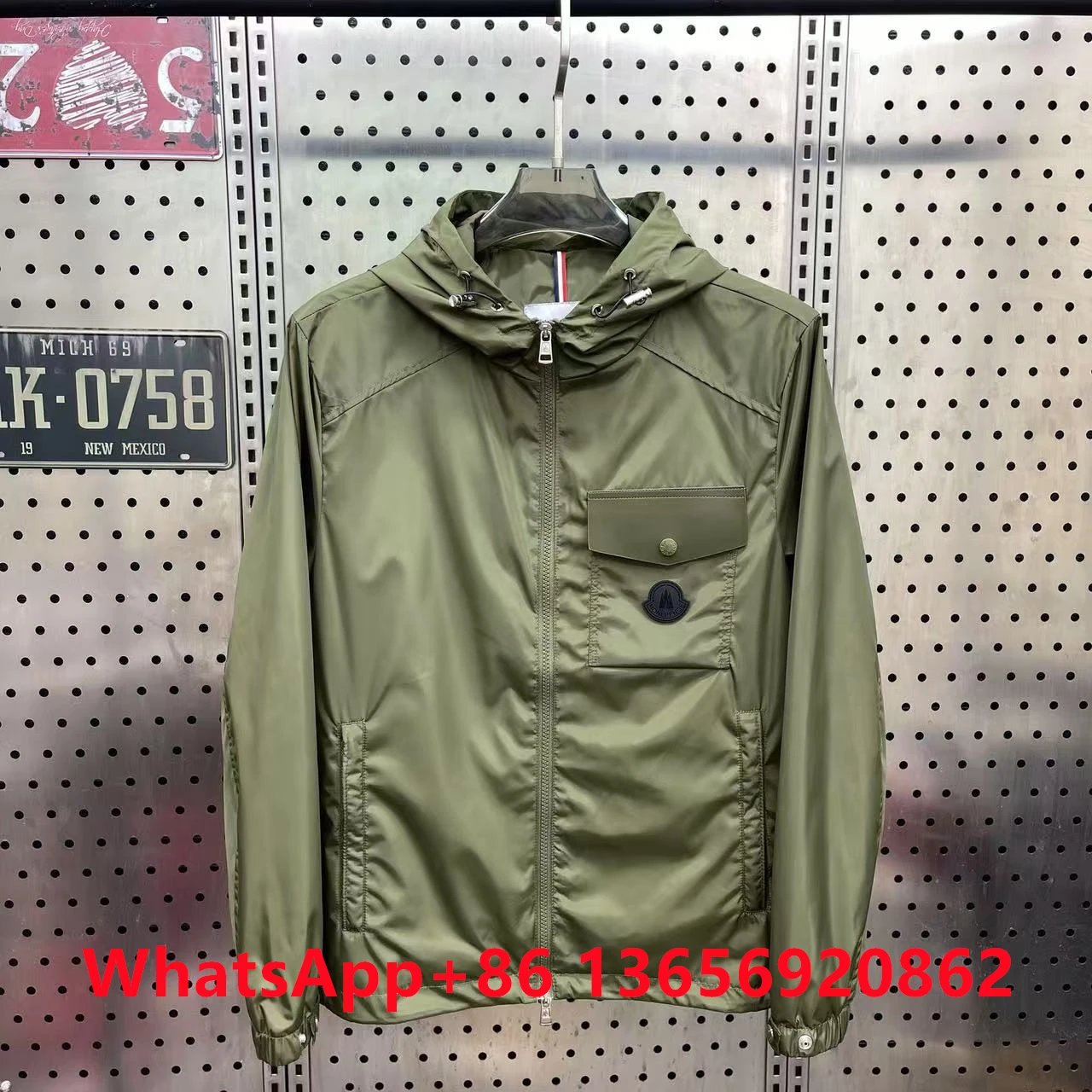 Moncler18