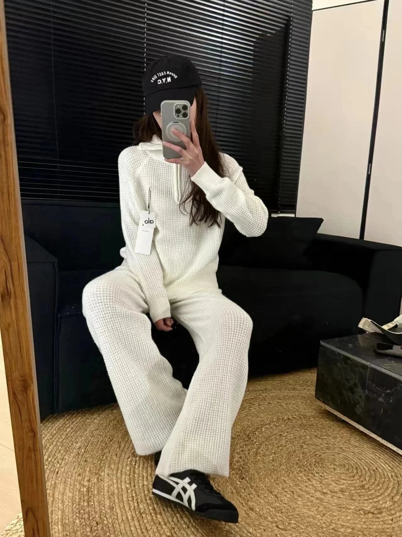 奶白色套装