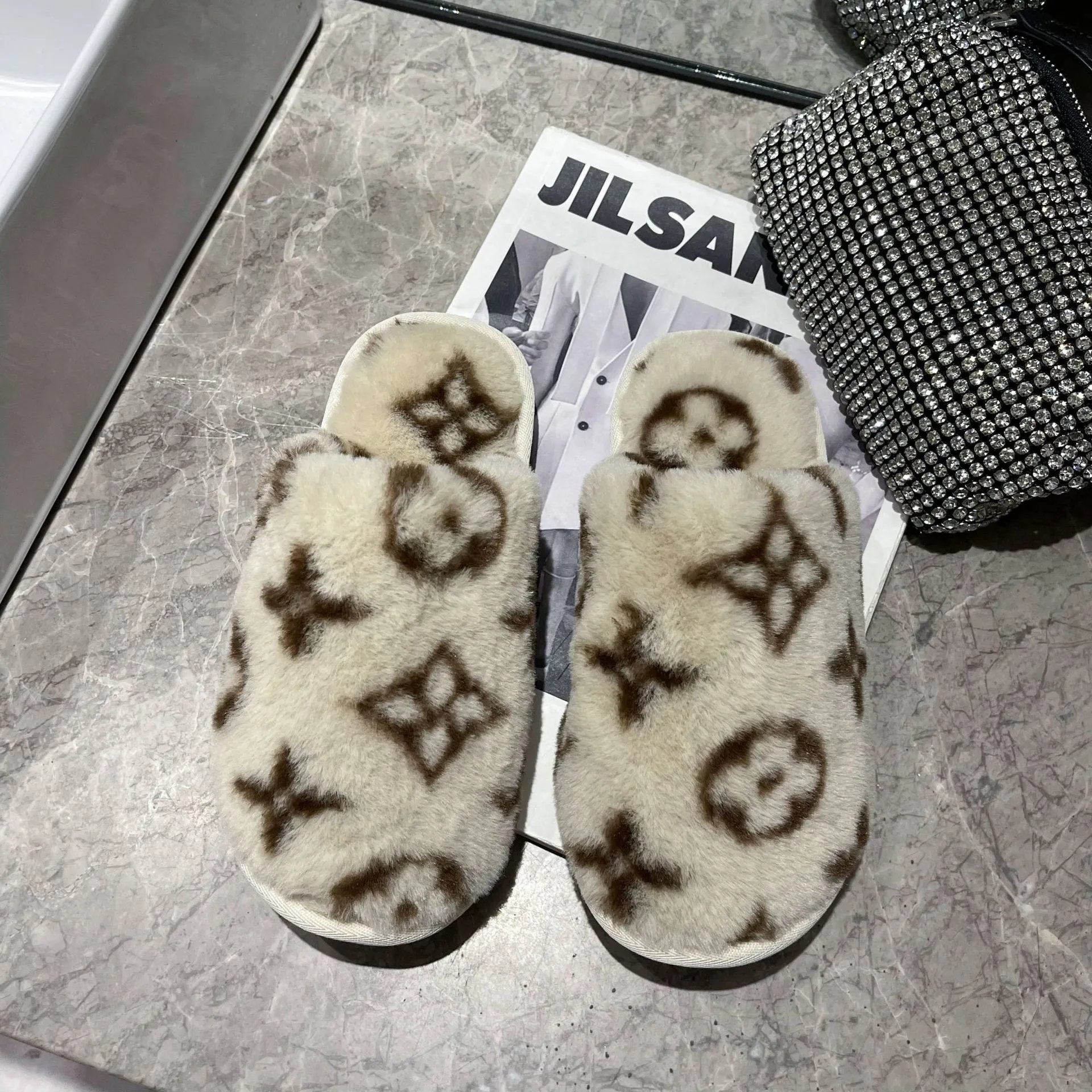 白色