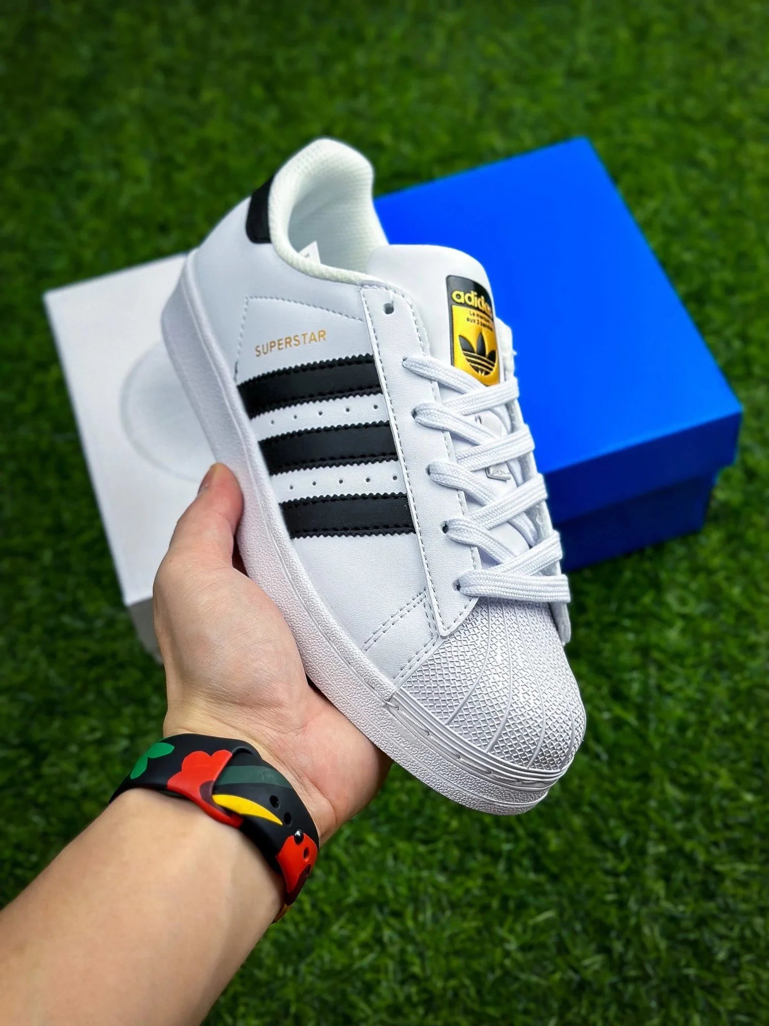Promotion white